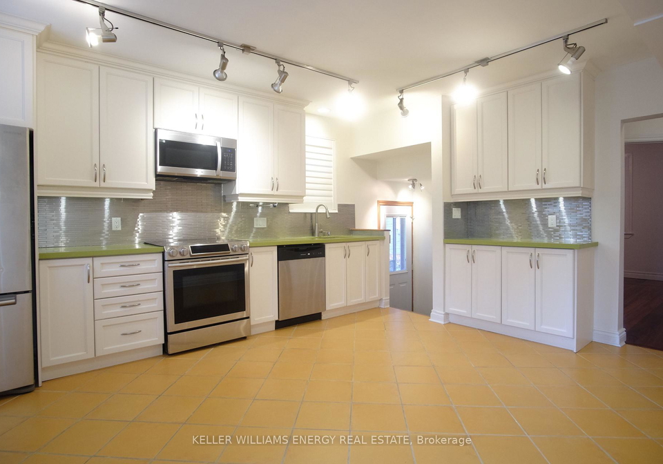 8-lynndale-road-scarborough-ontario-e12841068