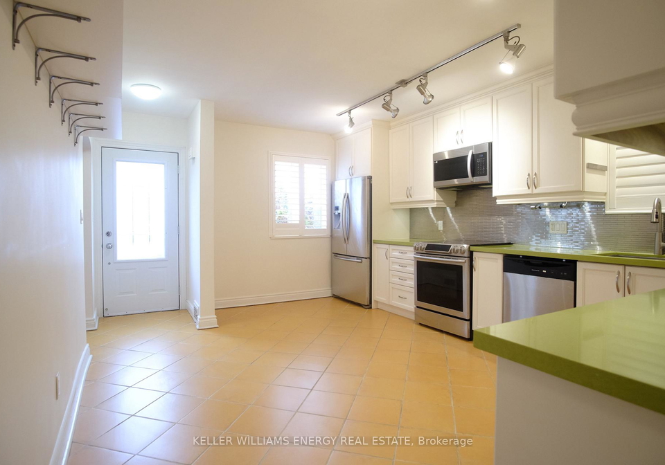 8-lynndale-road-scarborough-ontario-e12841068