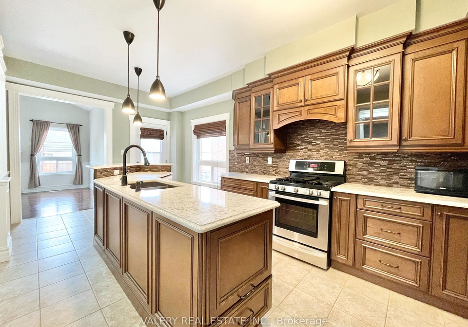 687-blackwood-boulevard-oshawa-ontario-e12841180