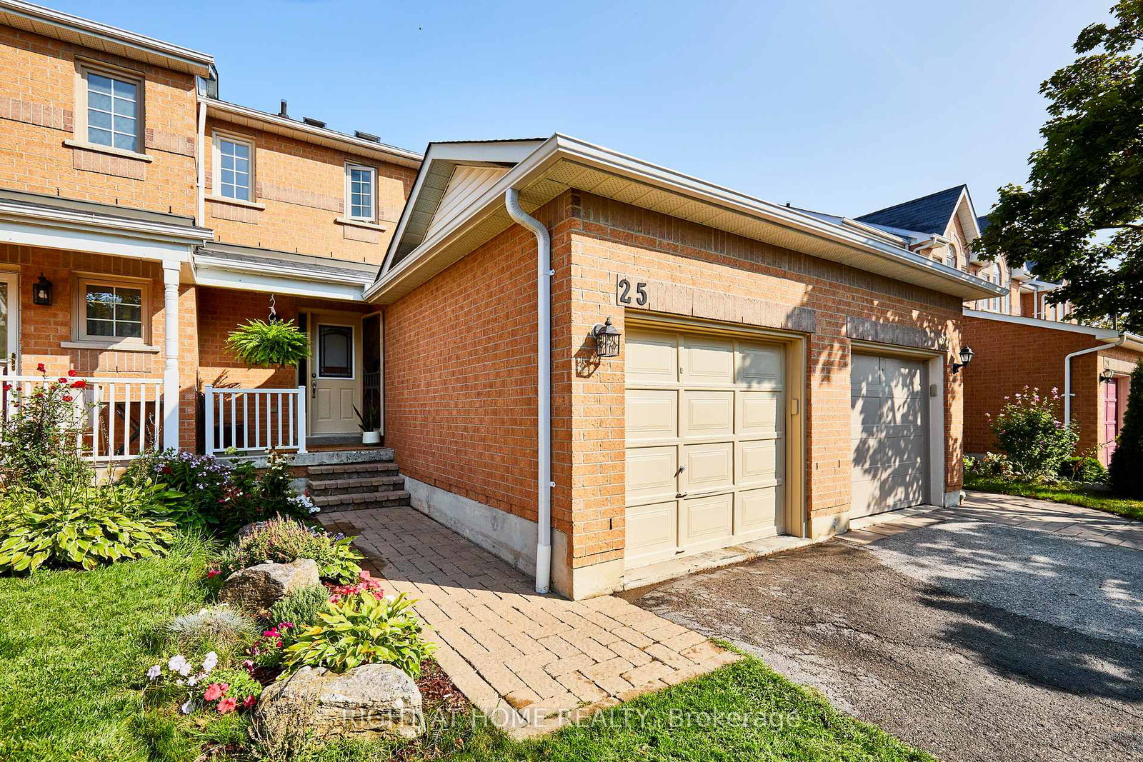 25-macintyre-lane-ajax-ontario-e12841312