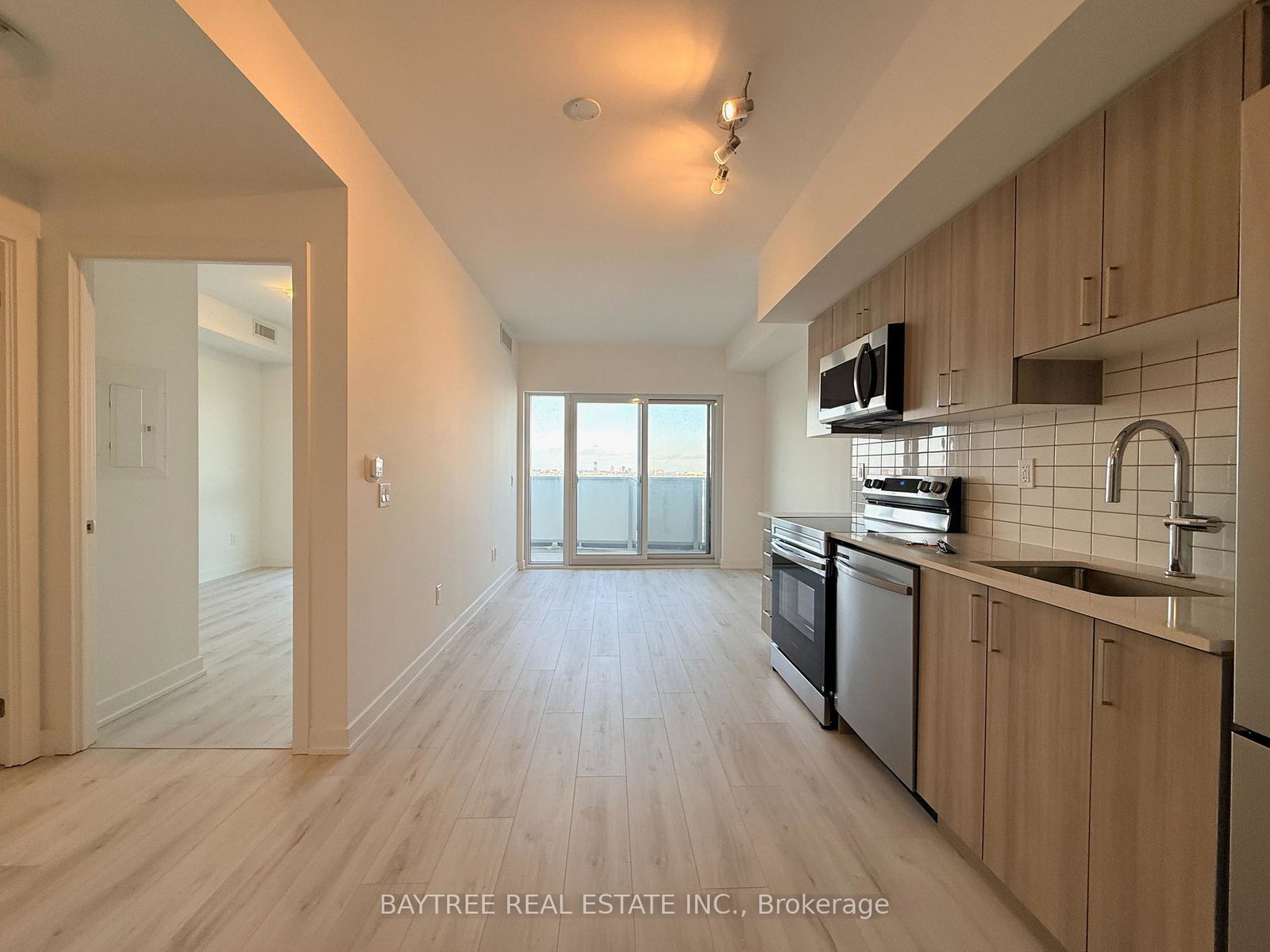 1010-sandy-beach-road-pickering-ontario-e12841486