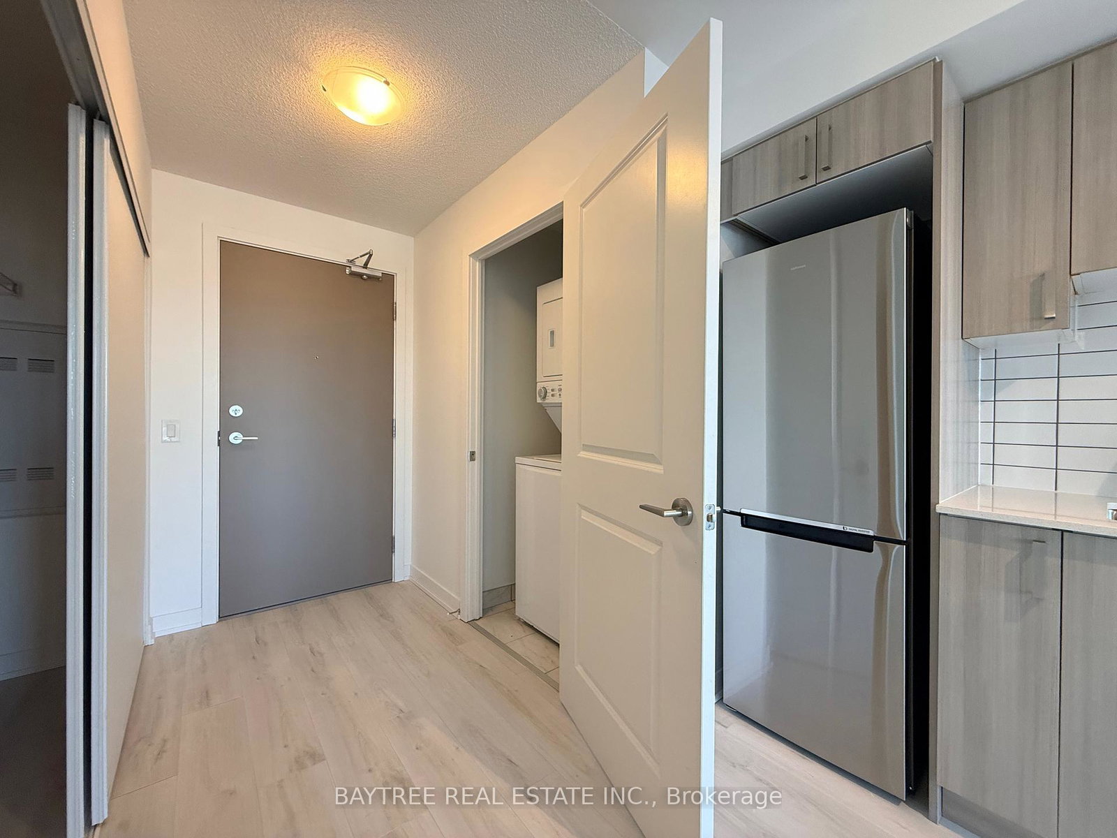 1010-sandy-beach-road-pickering-ontario-e12842348