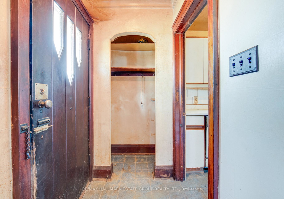 85-kings-park-boulevard-east-york-ontario-e12843326