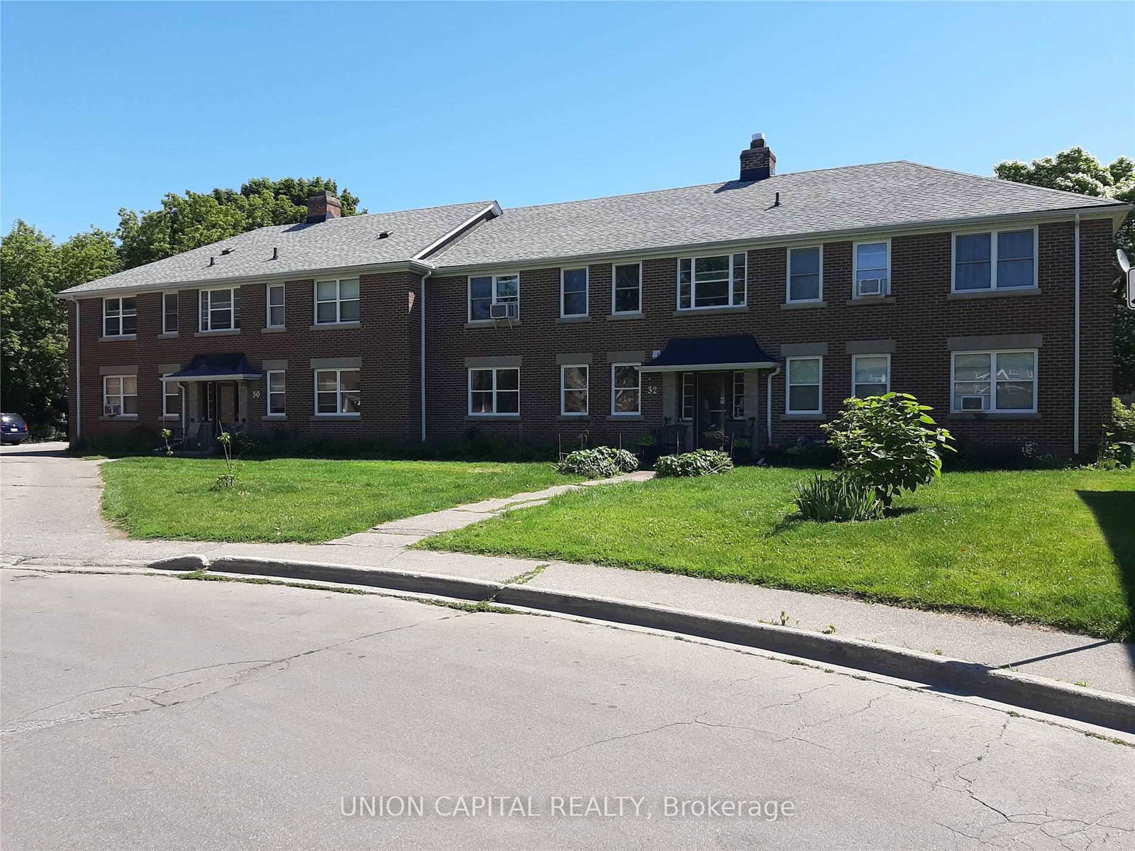 32-lasalle-court-oshawa-ontario-e12843800