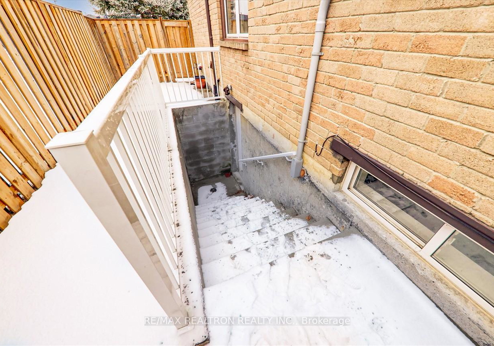 635-beckworth-square-pickering-ontario-e12844464