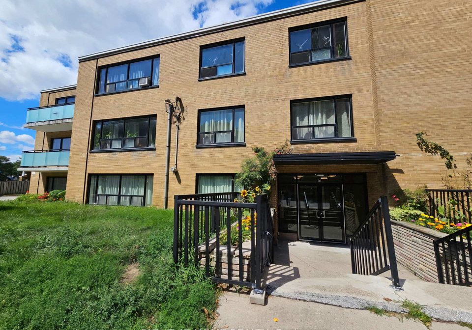 20-cosburn-avenue-east-york-ontario-e12845822