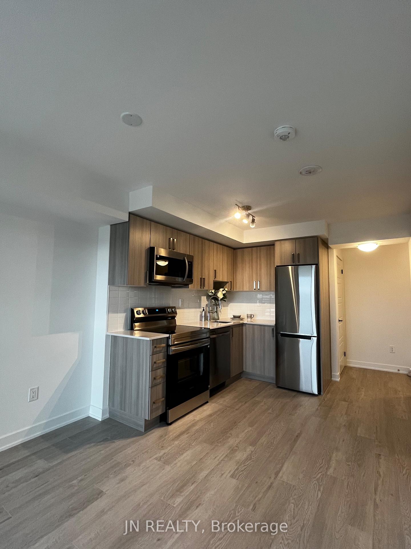1010-sandy-beach-road-pickering-ontario-e12846928