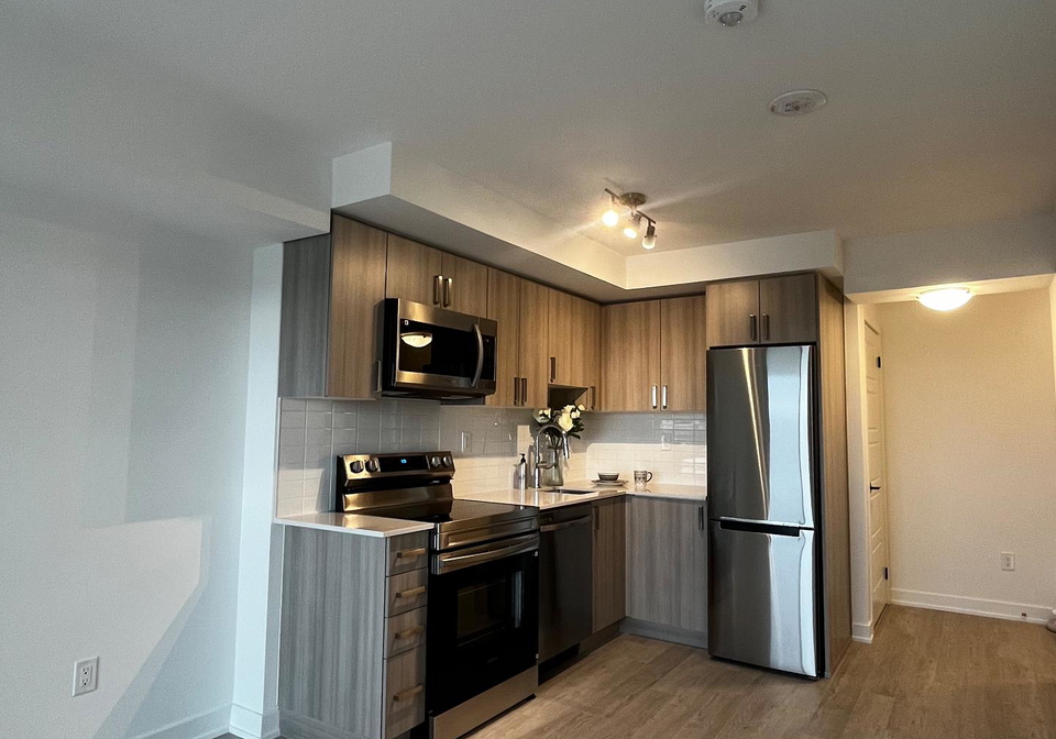 1010-sandy-beach-road-pickering-ontario-e12846928