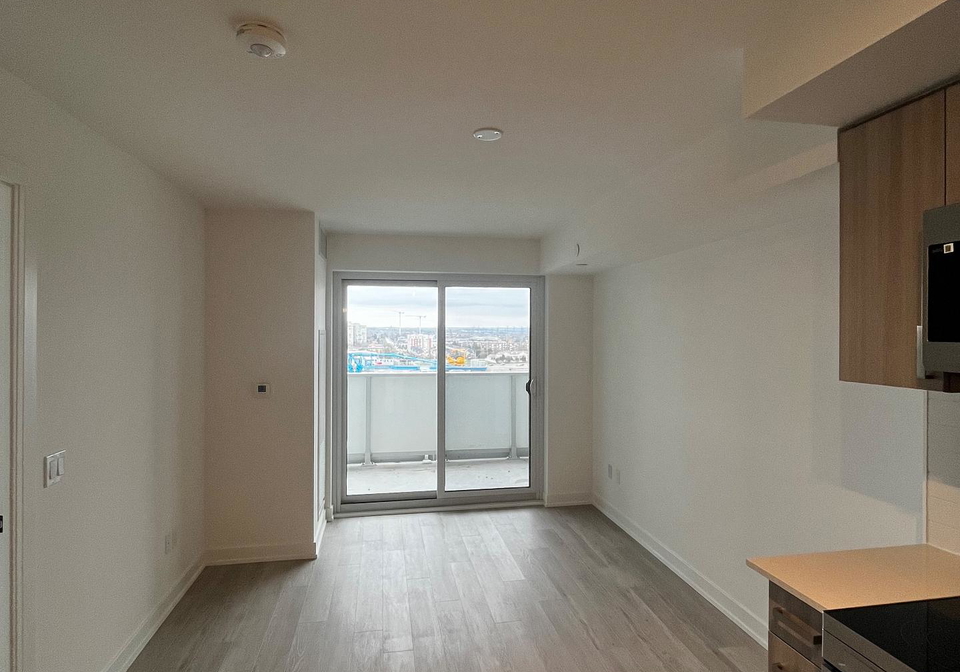 1010-sandy-beach-road-pickering-ontario-e12846928