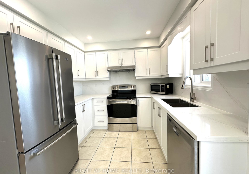 56-longueuil-place-whitby-ontario-e12847578