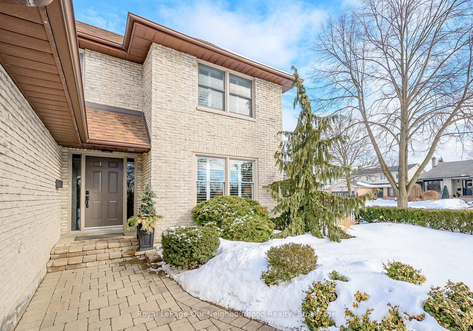 3-woodlawn-court-whitby-ontario-e12849056