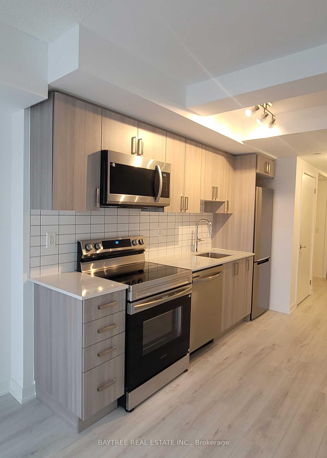 1010-sandy-beach-road-pickering-ontario-e12850440