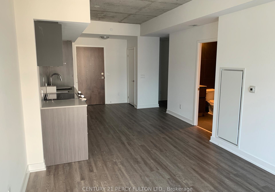 15-baseball-place-toronto-ontario-e12852200
