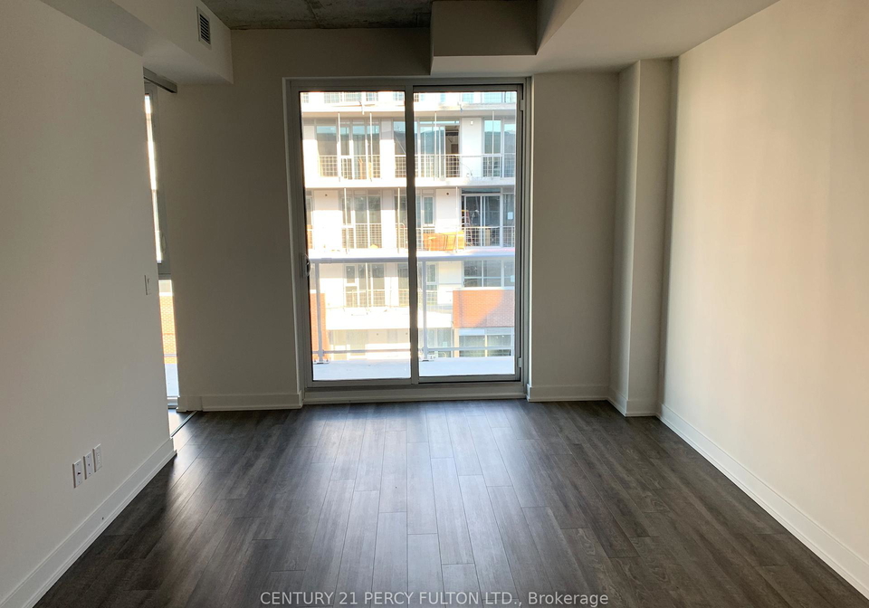 15-baseball-place-toronto-ontario-e12852200