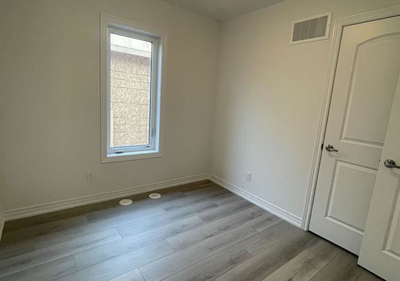 2001-cameron-lott-crescent-oshawa-ontario-e12852686