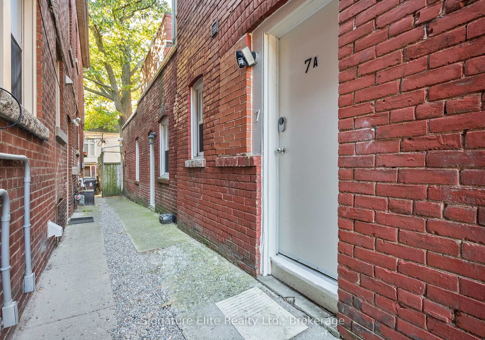 2461-queen-street-e-toronto-ontario-e12853788