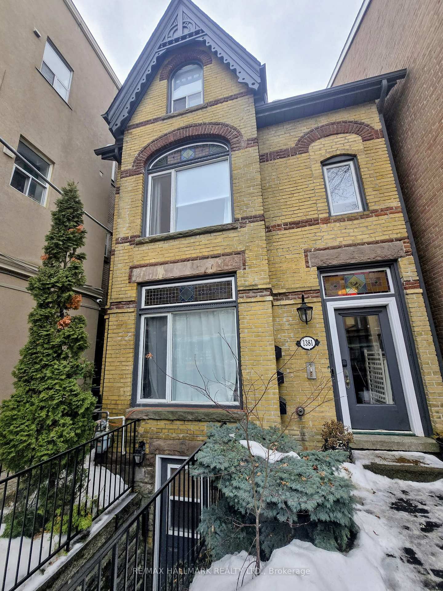 1381-queen-street-e-toronto-ontario-e12853818