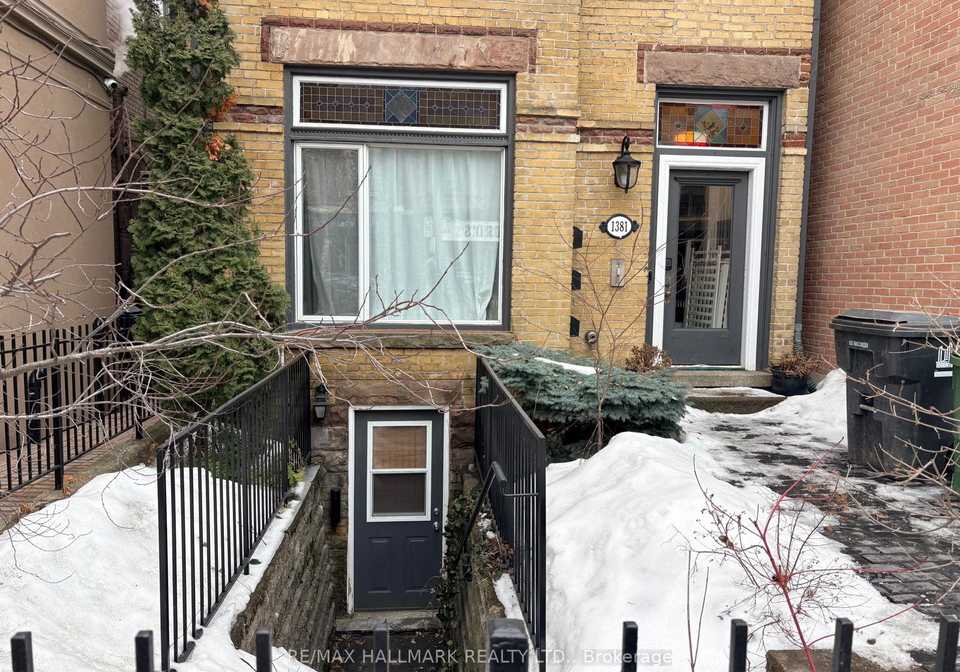 1381-queen-street-e-toronto-ontario-e12853818