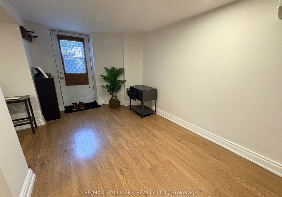 1381-queen-street-e-toronto-ontario-e12853818