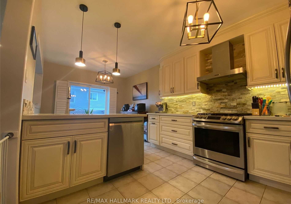 75-puttingedge-drive-whitby-ontario-e12855492