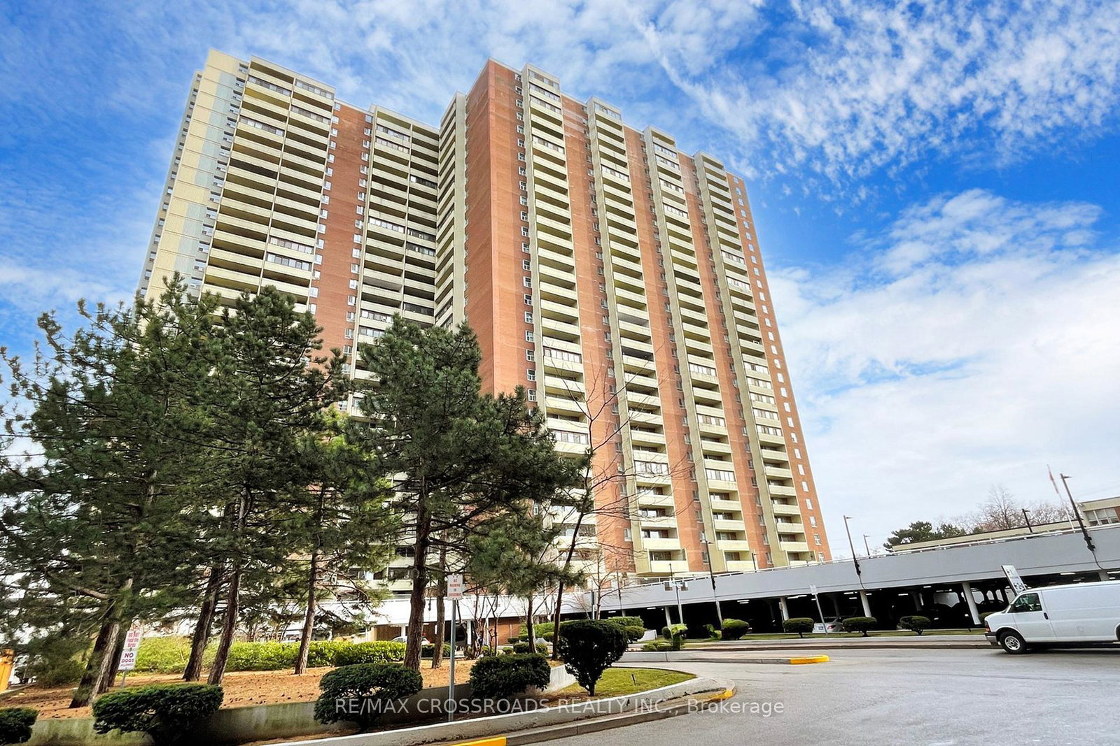 5-massey-square-east-york-ontario-e12855664