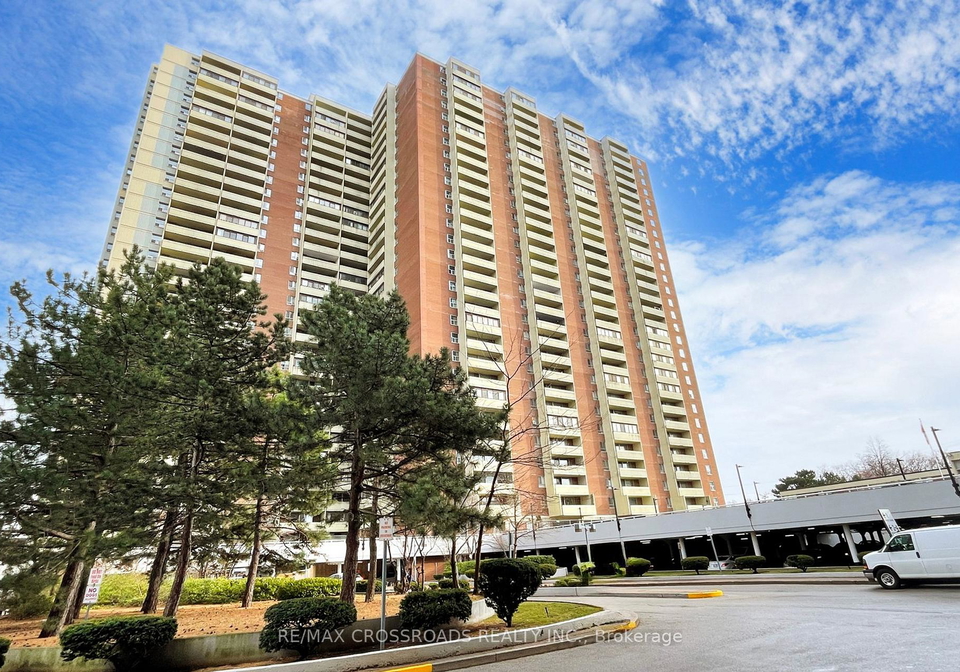5-massey-square-east-york-ontario-e12855664