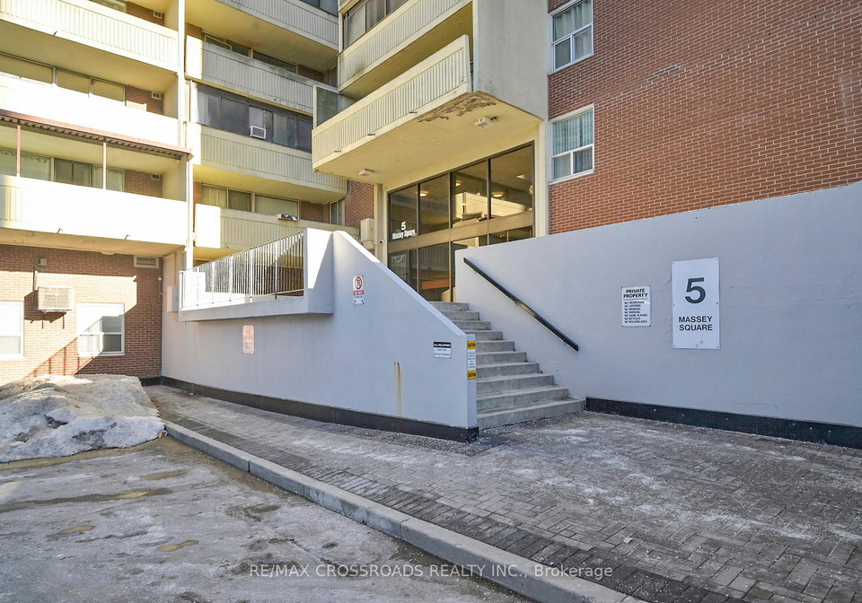 5-massey-square-east-york-ontario-e12855664