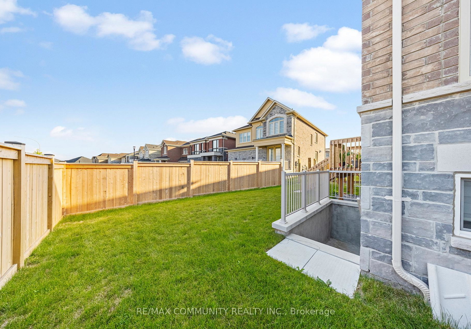 1089-orenda-street-pickering-ontario-e12856694