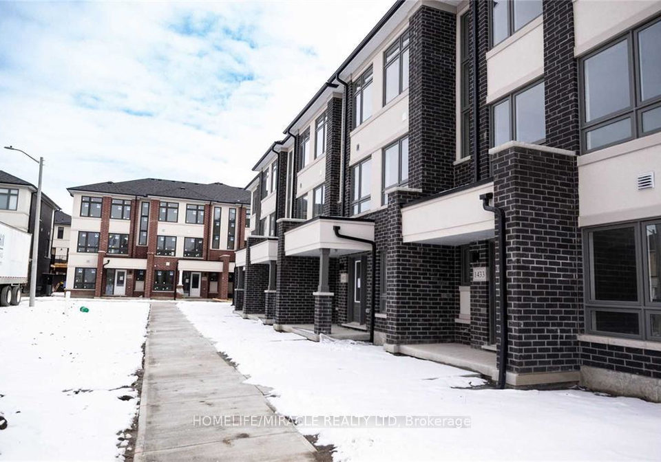 1431-bradenton-path-oshawa-ontario-e12856828