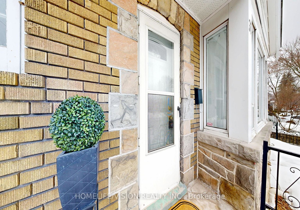 37-davies-crescent-east-york-ontario-e12857220
