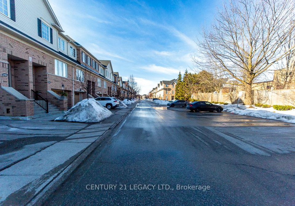 28-oakins-lane-ajax-ontario-e12857588
