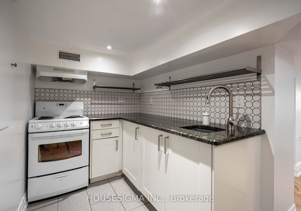 5-ivy-avenue-toronto-ontario-e12858750