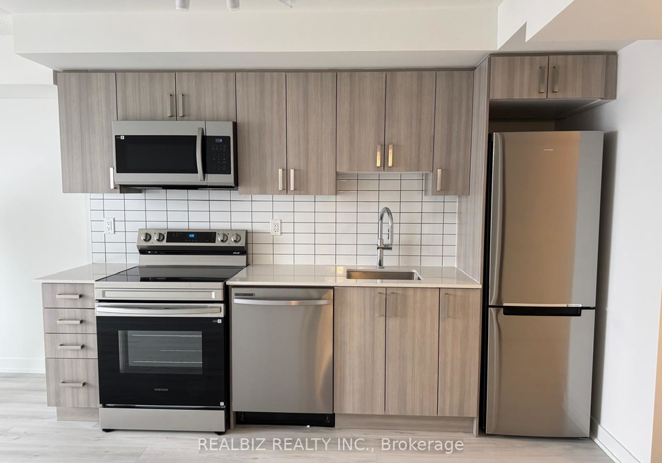 1010-sandy-beach-road-pickering-ontario-e12858844
