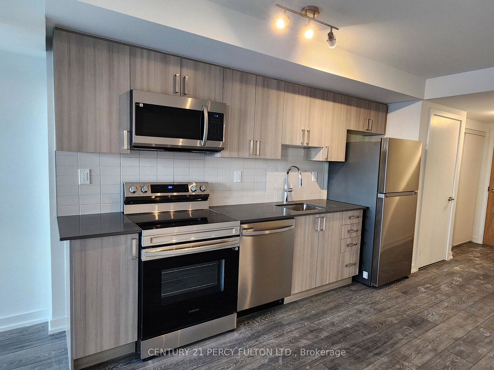 1435-celebration-drive-pickering-ontario-e12859650