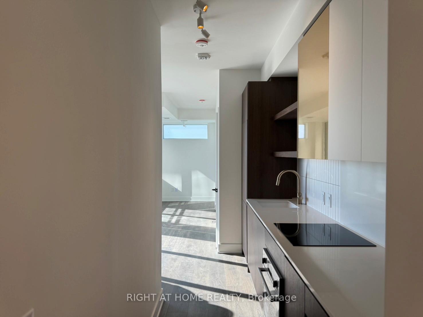 1285-queen-street-e-toronto-ontario-e12860126
