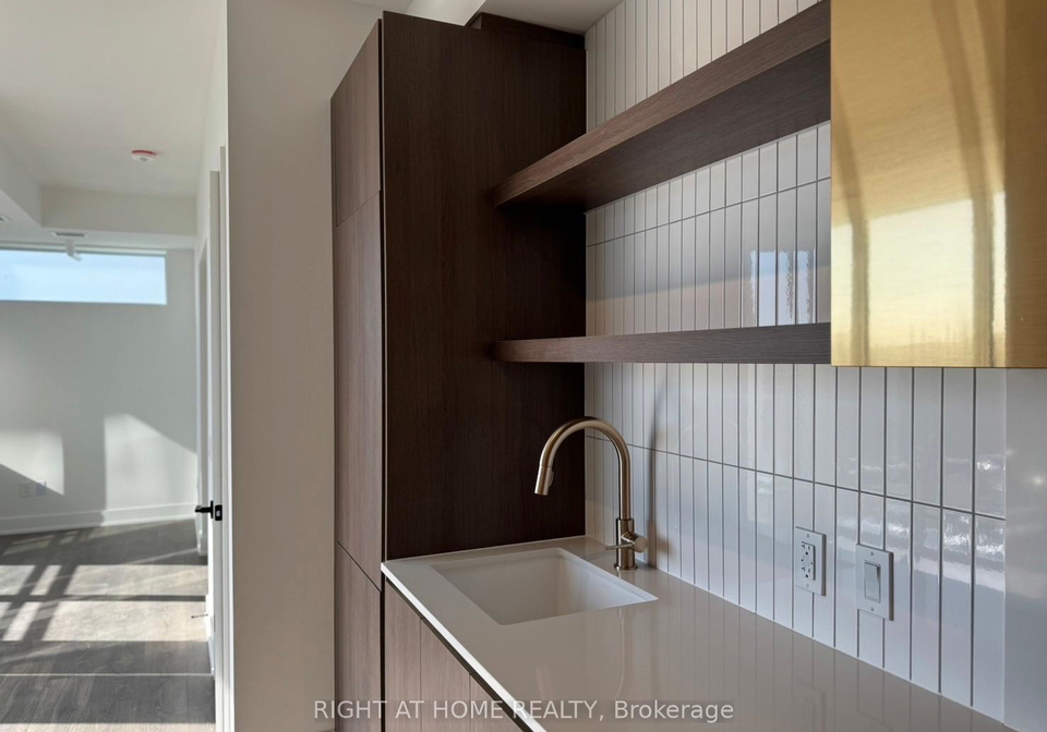 1285-queen-street-e-toronto-ontario-e12860126