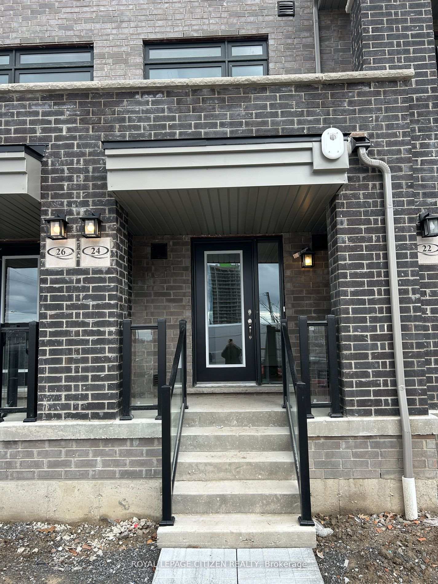 24-esquire-way-whitby-ontario-e12861056