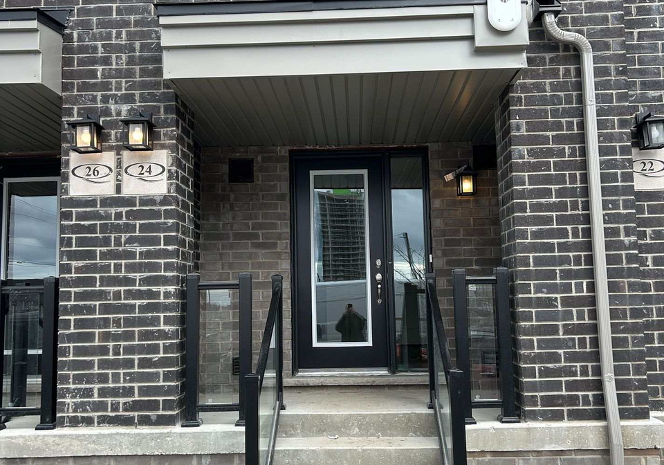 24-esquire-way-whitby-ontario-e12861056