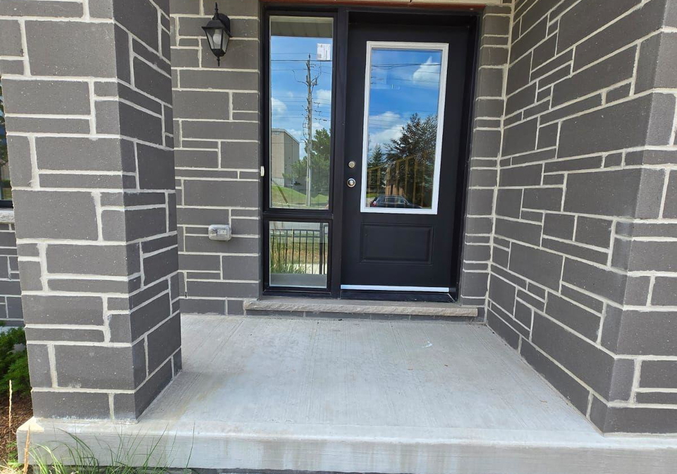 1431-coral-spgs-path-oshawa-ontario-e12861102