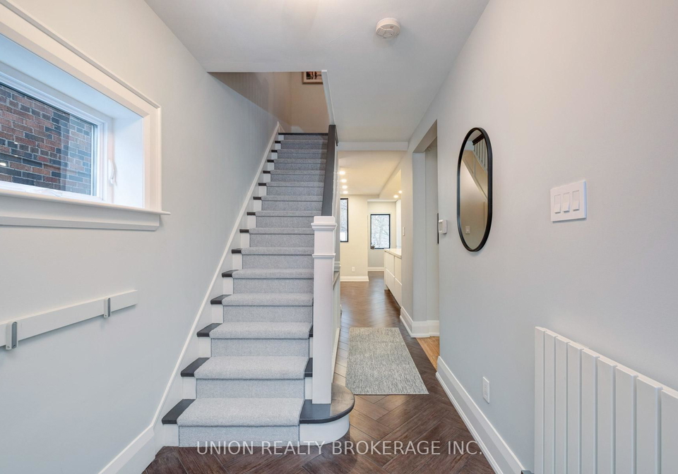10-hollywood-crescent-toronto-ontario-e12861740