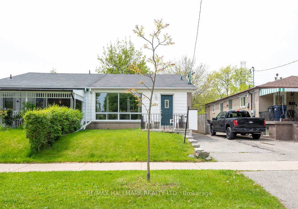 152-santamonica-boulevard-scarborough-ontario-e12862154