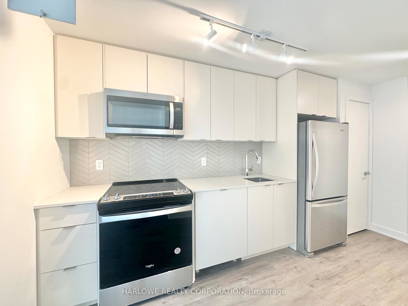 1610-charles-street-whitby-ontario-e12862920