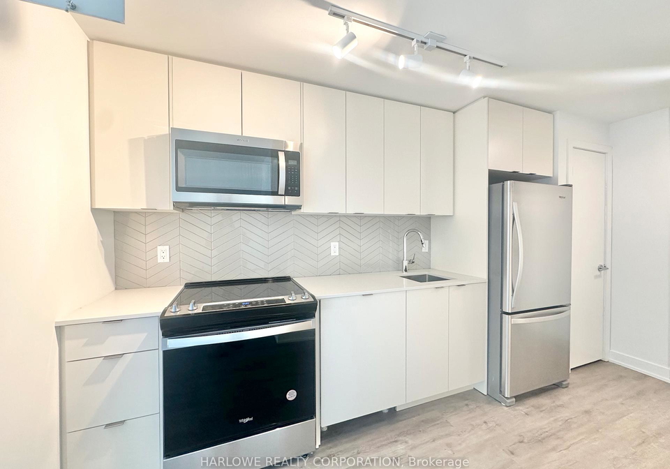 1610-charles-street-whitby-ontario-e12862920