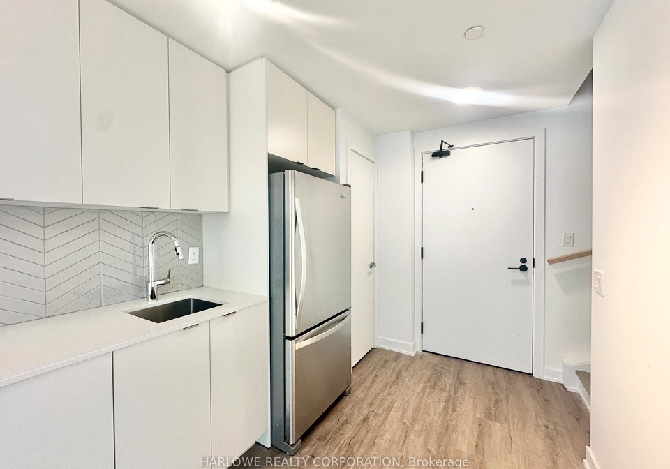 1610-charles-street-whitby-ontario-e12862920