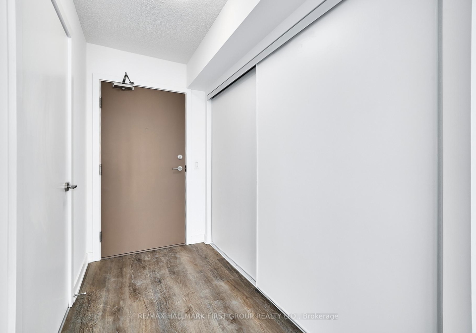 1010-sandy-beach-road-pickering-ontario-e12863966