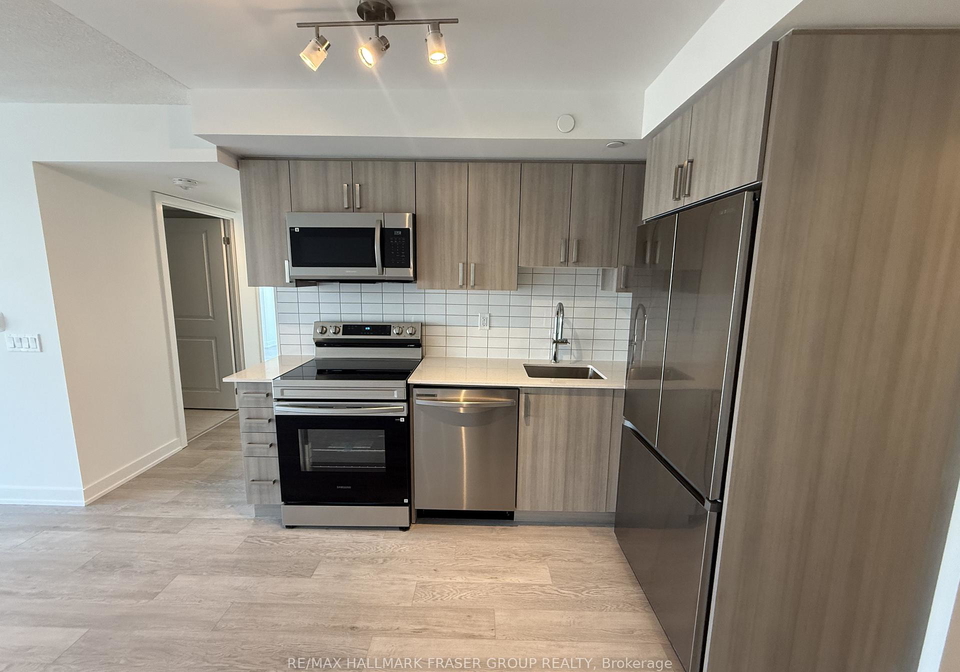1010-sandy-beach-road-pickering-ontario-e12865576