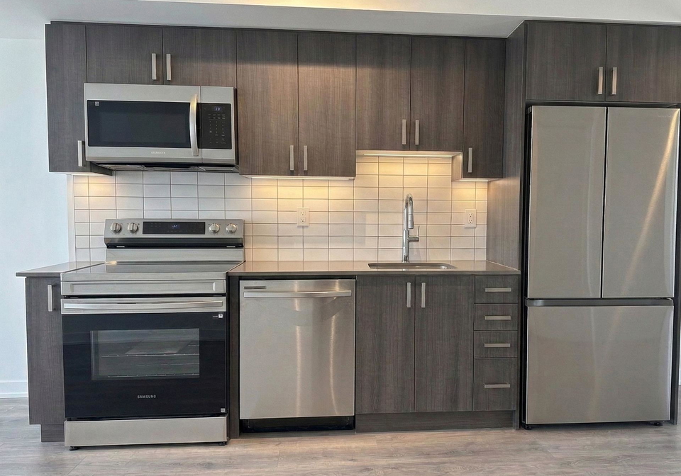 1010-sandy-beach-road-pickering-ontario-e12865742