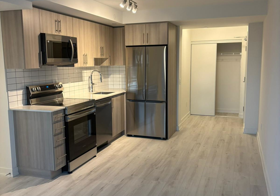 1010-sandy-beach-road-pickering-ontario-e12866836