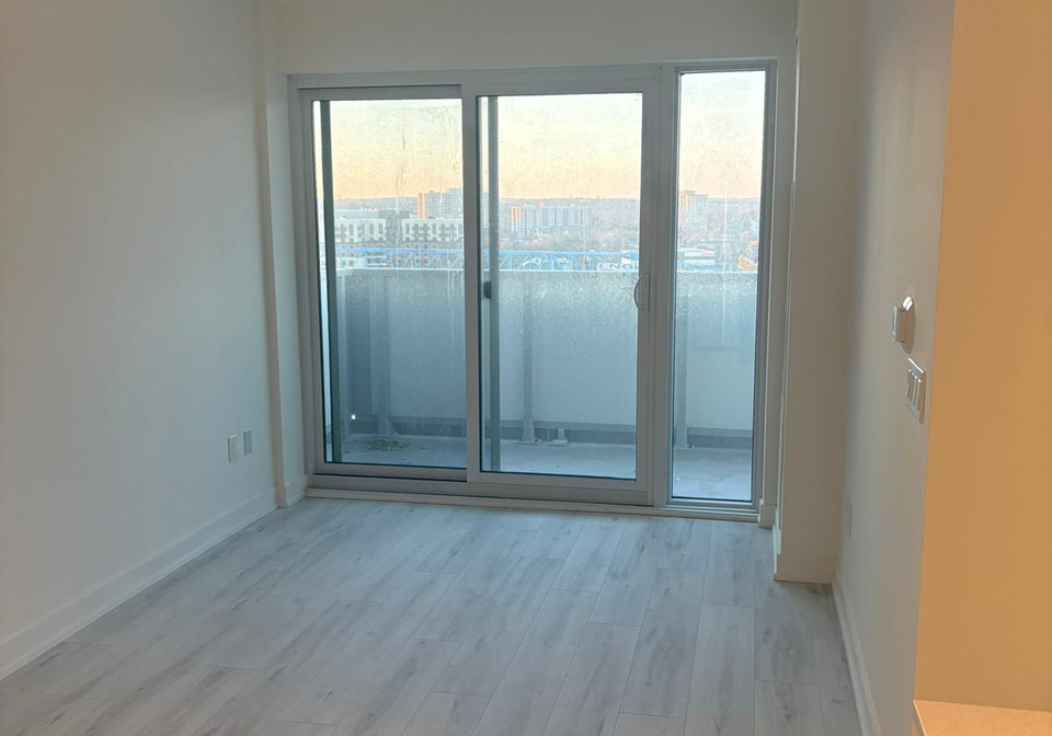 1010-sandy-beach-road-pickering-ontario-e12866836