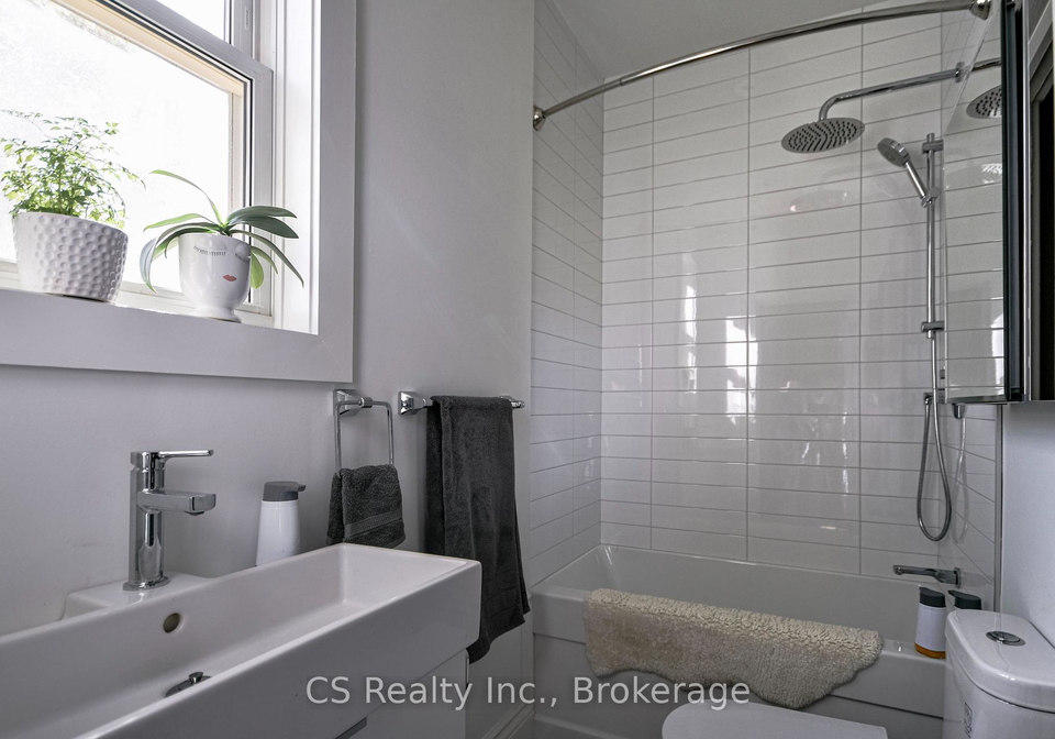 2133-gerrard-street-e-toronto-ontario-e12867588